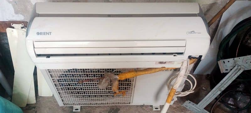 split ac for sall very good condition all ok 5