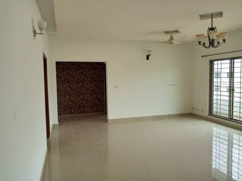 12 Marla 4 Bed Luxury Flat For Sale In Askari 11- B, Lahore 4