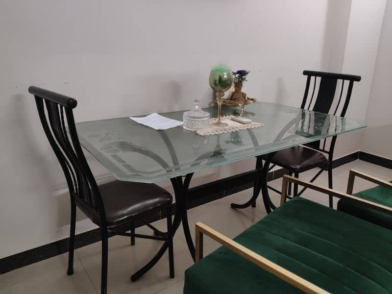 Dinning table with 6 chairs ( Size 5 x 3.5 feet) 1