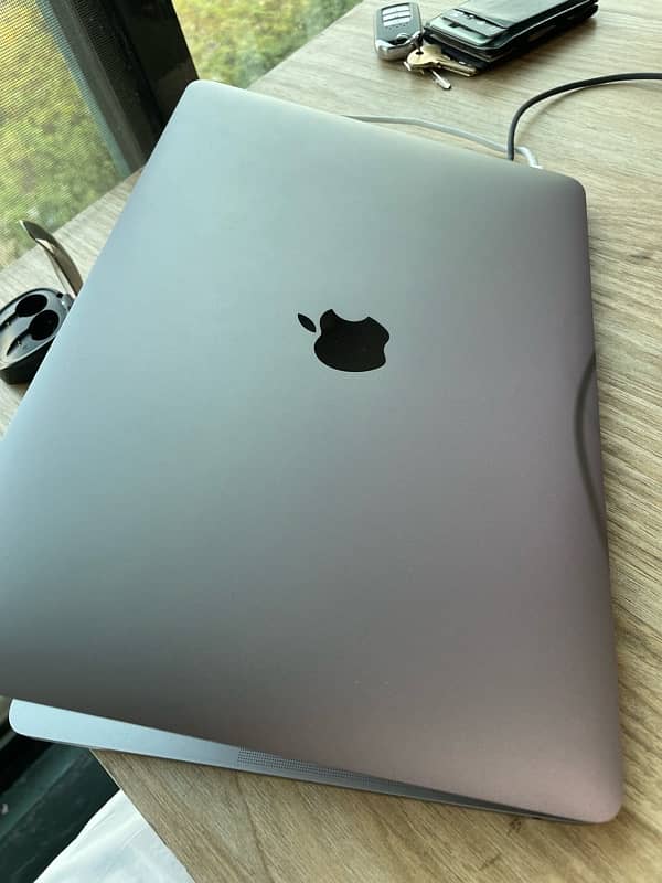 MacBook Pro 2017 13” 8/256 1