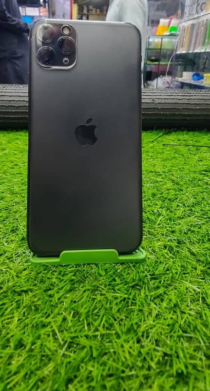 iPhone 11 Pro Max 0