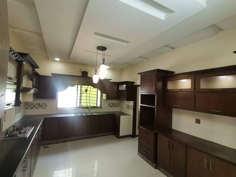 1 Kanal 3 Bed Portion For Rent Available in Dha Phase 2 3