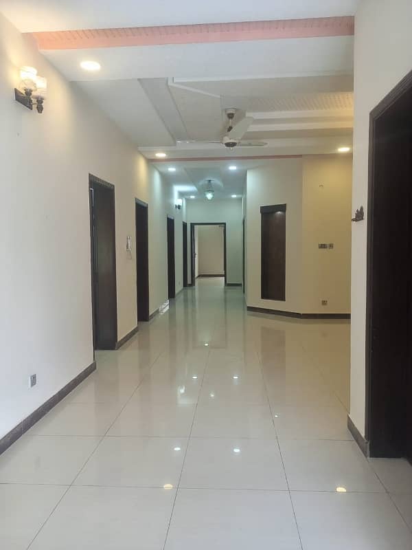 1 Kanal 3 Bed Portion For Rent Available in Dha Phase 2 4