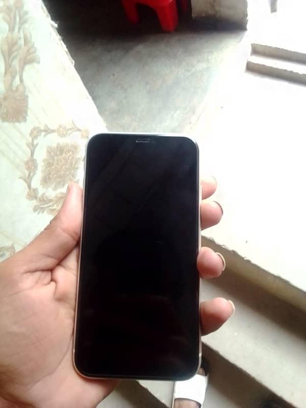 iPhone 11 pta aprowd 128gb 2