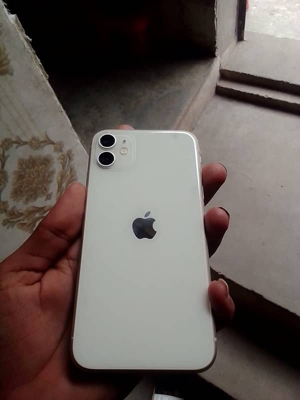 iPhone 11 pta aprowd 128gb 4