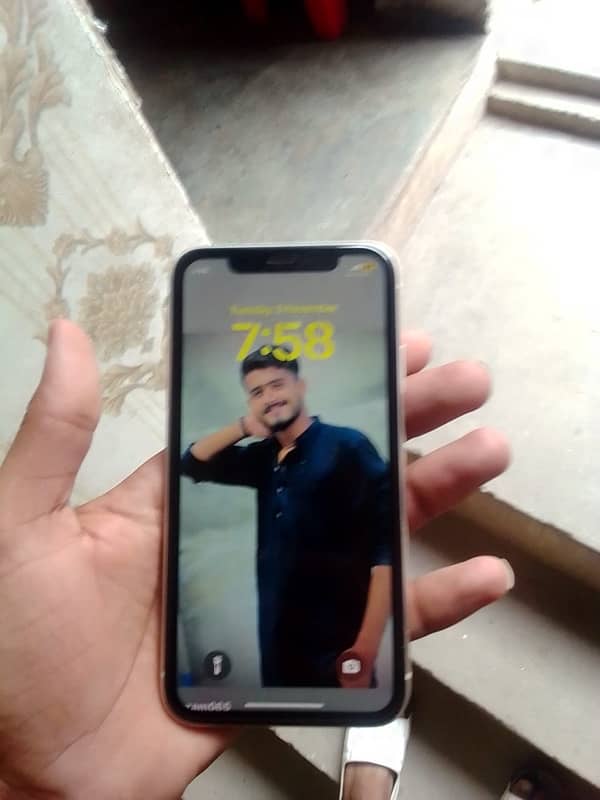 iPhone 11 pta aprowd 128gb 7