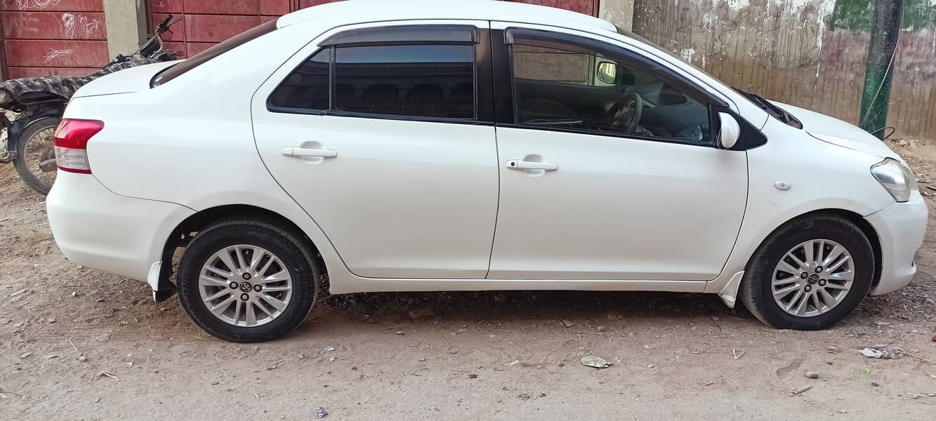 Toyota Belta 2007 9