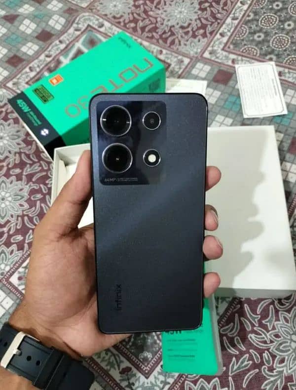 Mobile 8+8 256 condition 10/10 box chargr final 35000 0