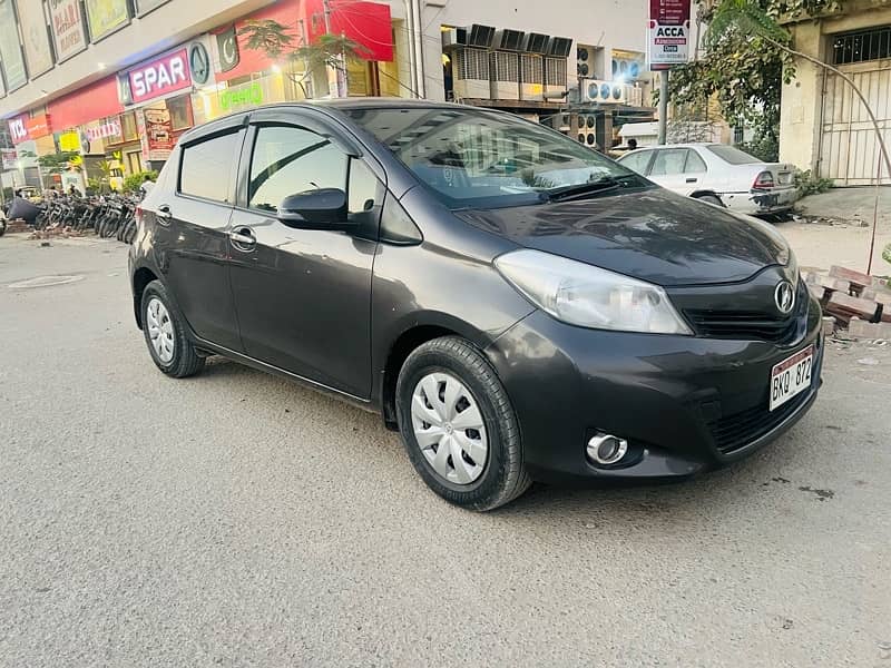 Toyota Vitz 2017 registered, 3