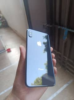 iphone xs max 10/10 one hand slightly used