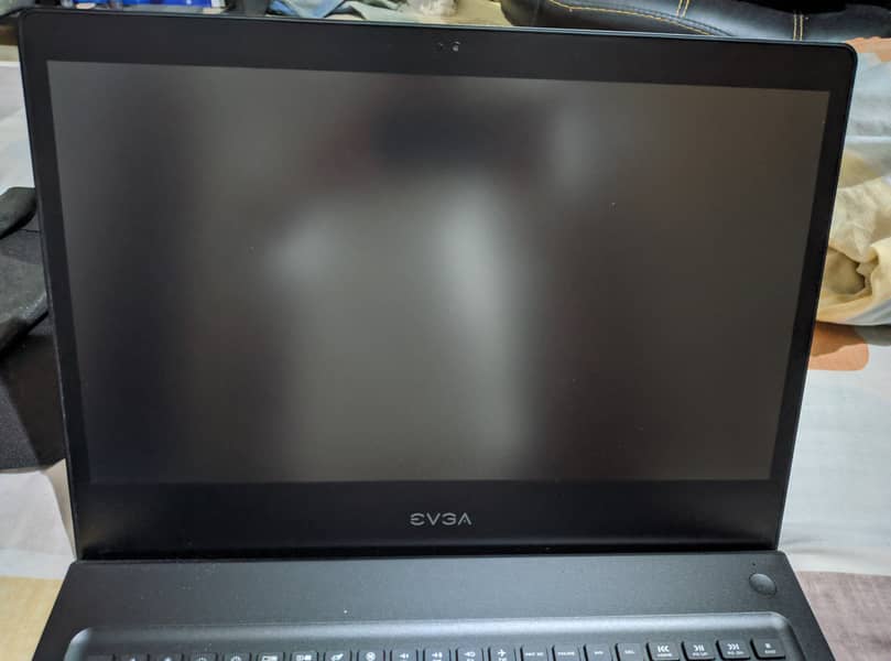 EVGA SC17 17.3 32GB DDR4 256 NVME i7 6820HK GTX 1070 4K Gaming Laptop 7