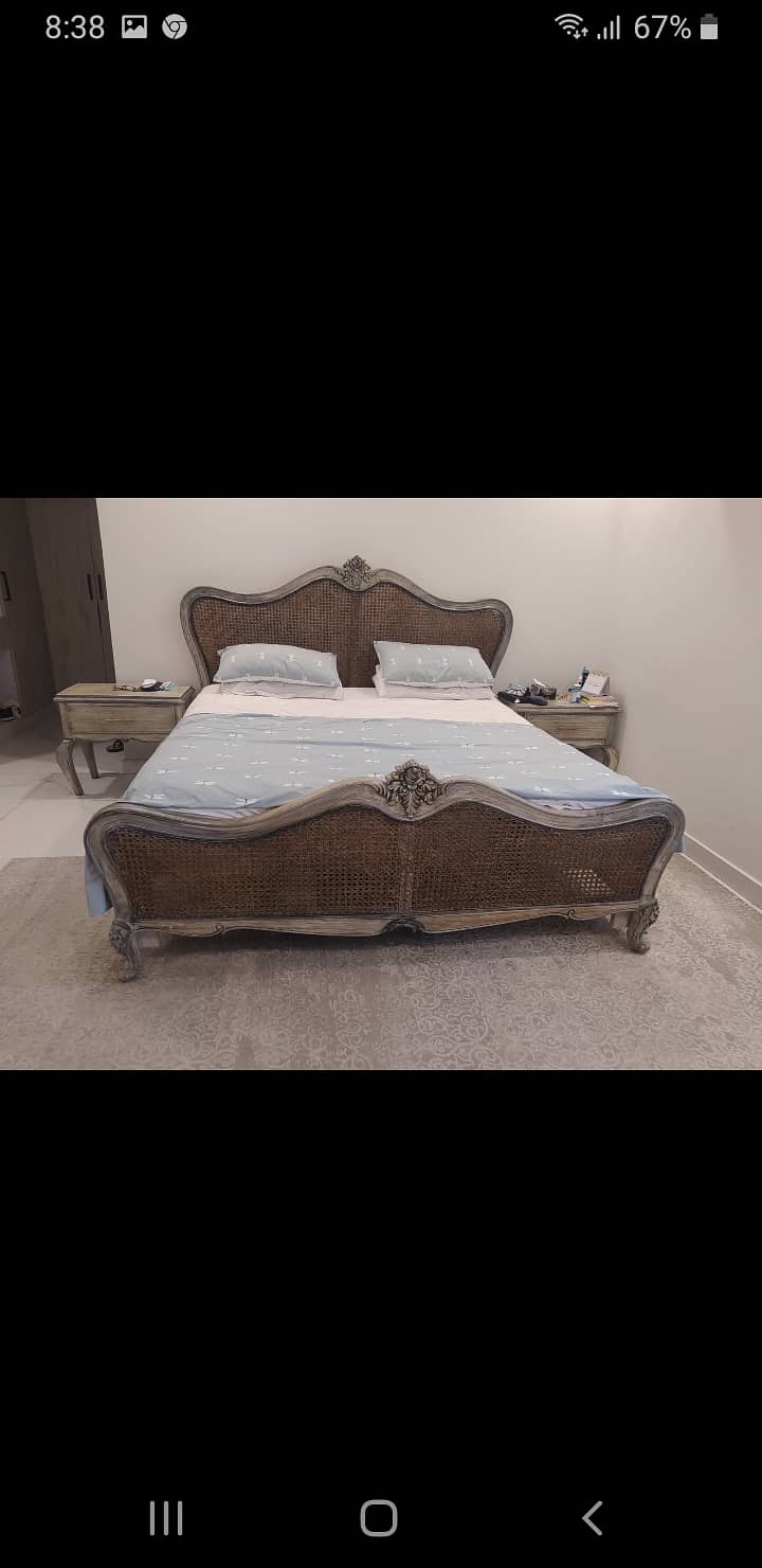 Double bed and side table dressing 1