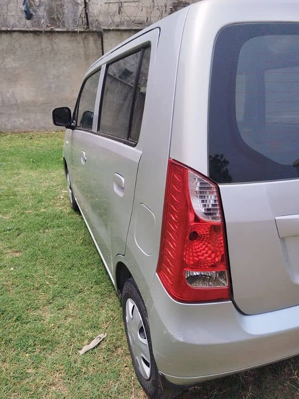 Suzuki Wagon R 2017 4