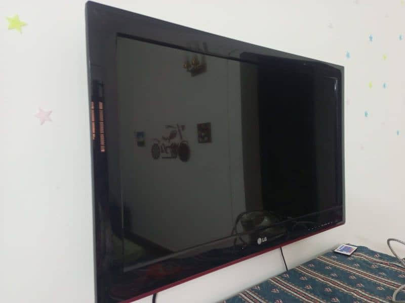 LG 32 inch 1