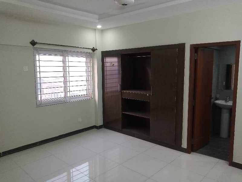 4 Bed Unfurnished apartment 7