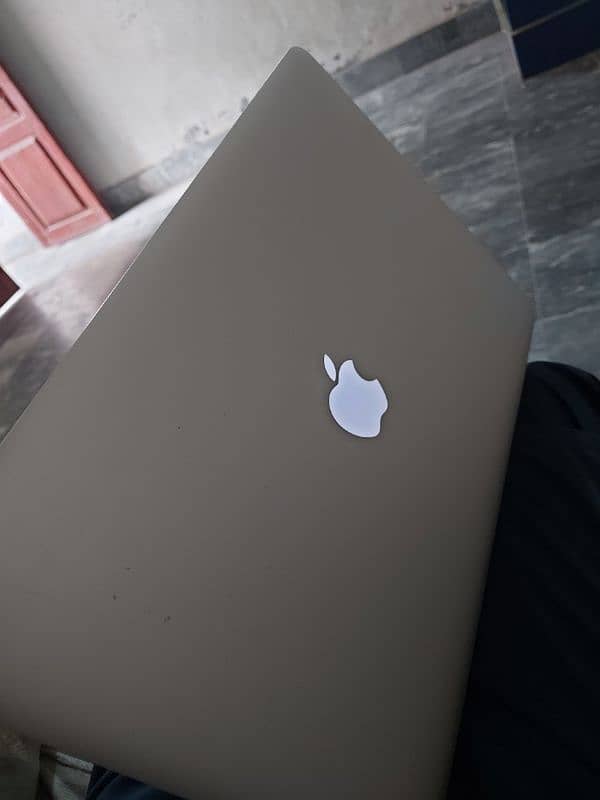 Macbook pro 2015 9