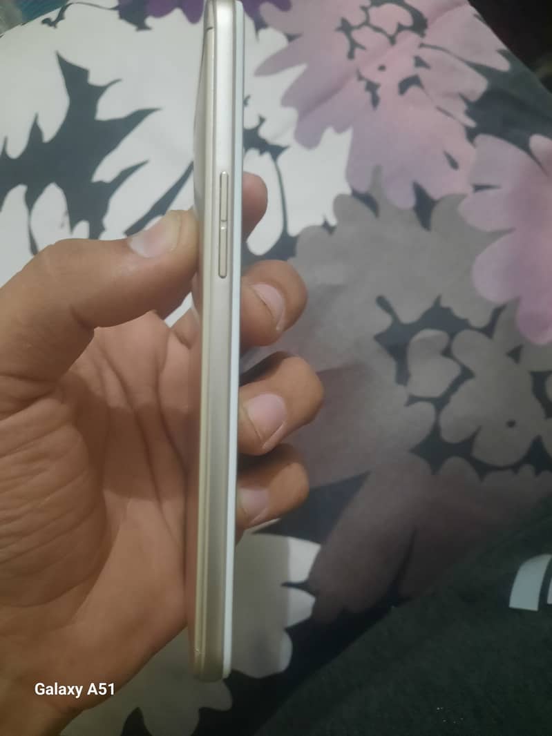 oppo F1s 1