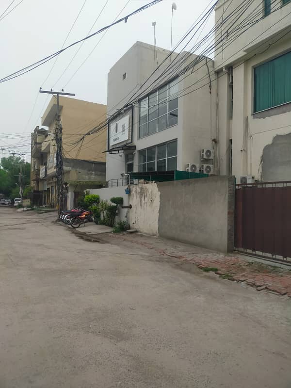 1 Kanal Commercial 4 Story Building Available For Rent 1