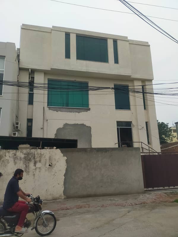 1 Kanal Commercial 4 Story Building Available For Rent 2