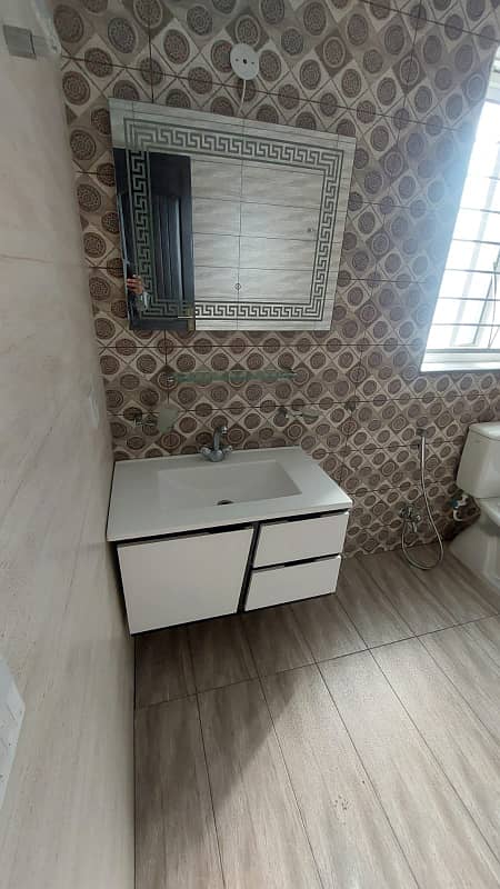 1 KANAL LUXRY UPPER PORTION FOR RENT IN BAHRIA TOWN LAHORE 1