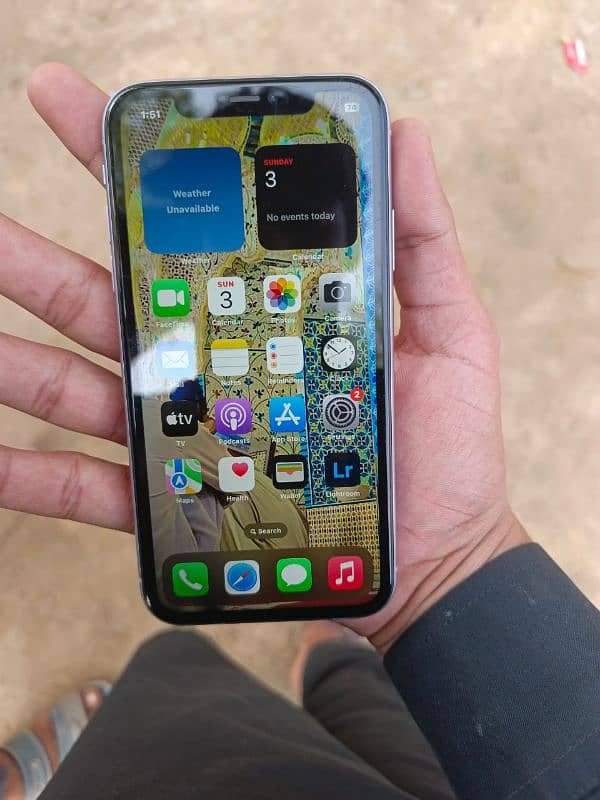 iphone 11 lush condition  10 by 10 2