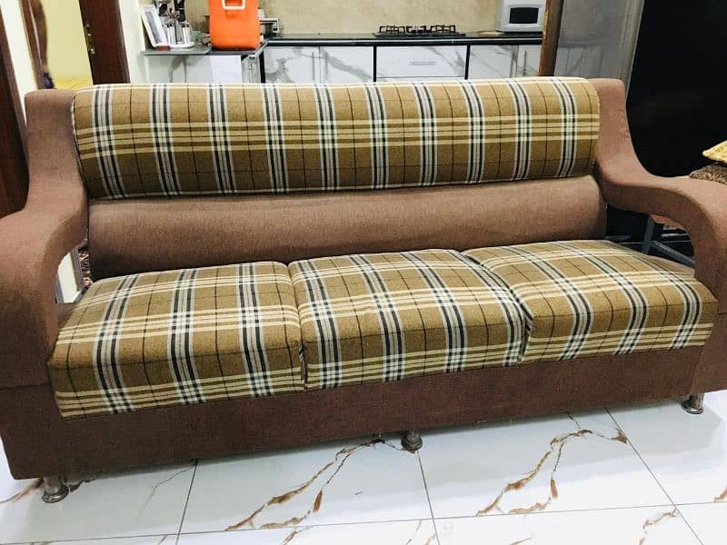 Most Beautiful 3 seater sofa set for sale in v good Condition . 0