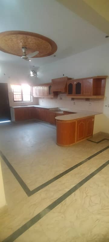 1 kanal facing park house for rent in joher town 1