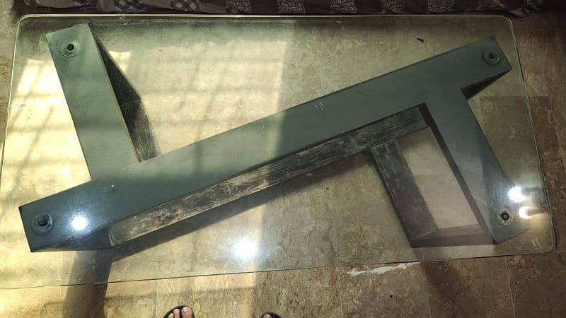 glass table for urgent sale 2