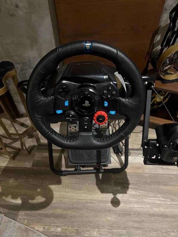 Logotech G29 Steering Wheel 0