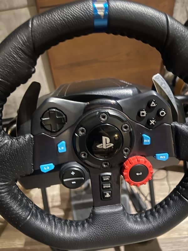 Logotech G29 Steering Wheel 4