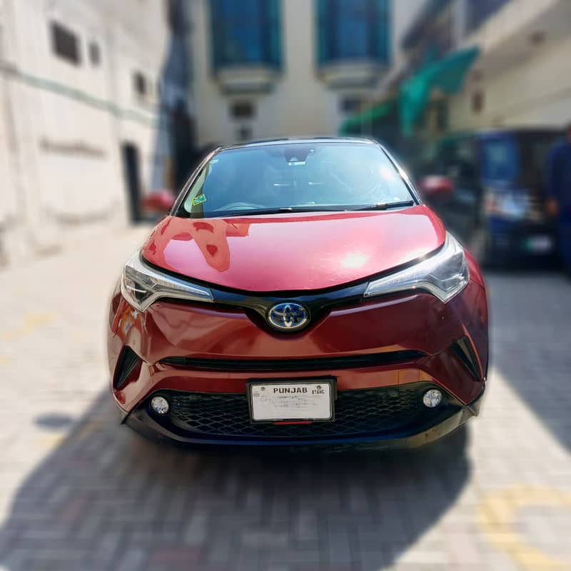 Toyota C-HR 2017 hybrid 0