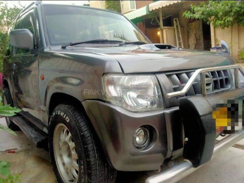 Nissan Kix 2009 better than mehran cultus alto 4x4 6