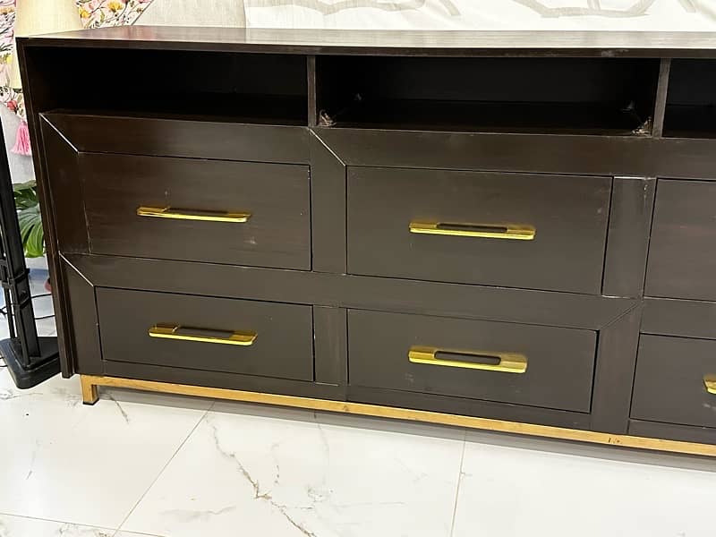 Console with drawers 3