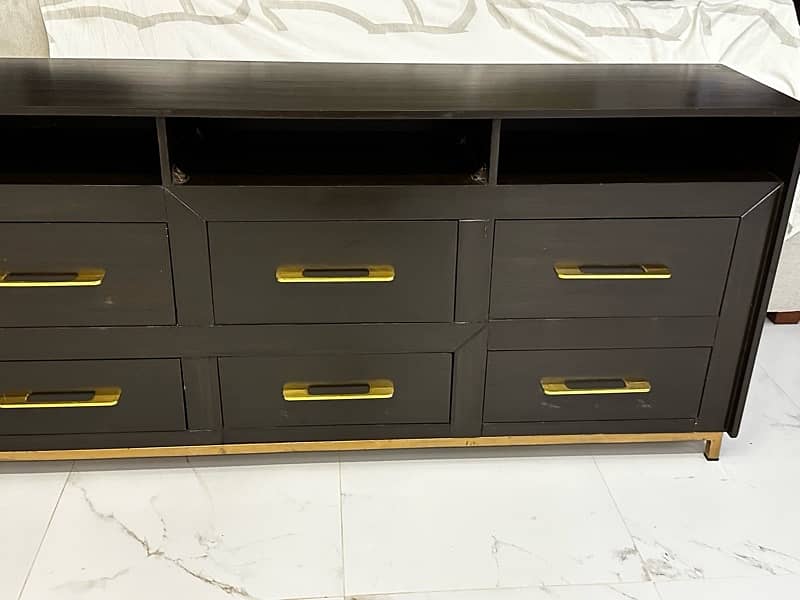 Console with drawers 4