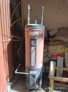 Gas Geyser 35 Gallon - Italian Thermostat -  Good Working condition