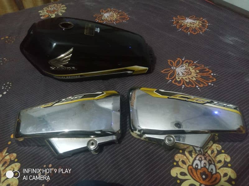 Honda 125 Special edition tank aur tapey se 0