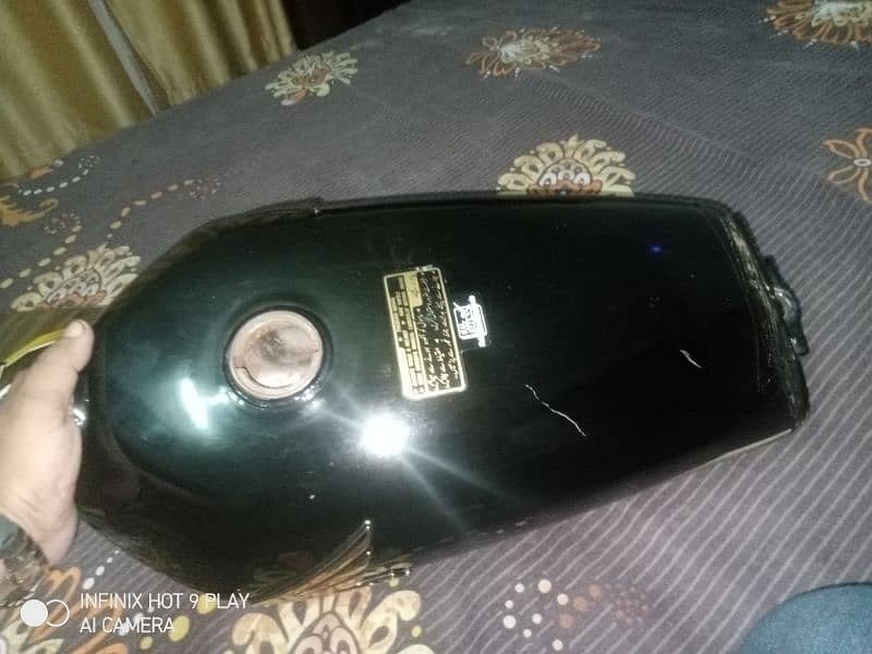 Honda 125 Special edition tank aur tapey se 8