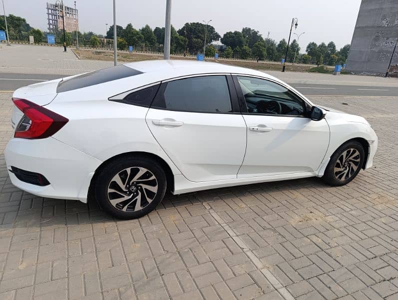 Honda Civic Oriel 2018 UG Red Meter 4