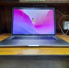 Macbook Pro 2016 16gb 512gb storage 15" display