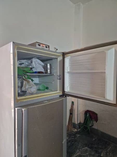 Dawlance Refrigerator Used condition 3