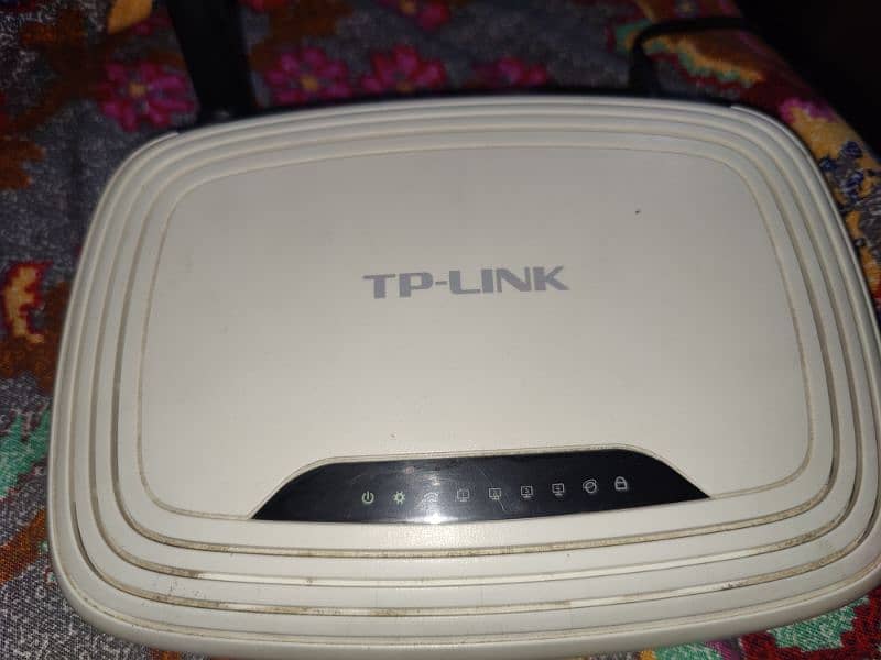 TP-LINK TL-WR740N router lush condition wifi router 5