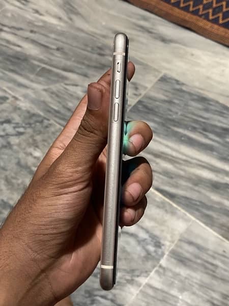 iPhone 11 128 Gb Pta Approve 4