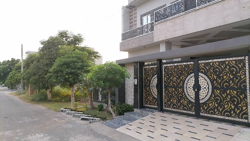 A Prime Location House Of 10 Marla In Satiana Road 7