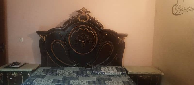 king size bed with two side tables 3