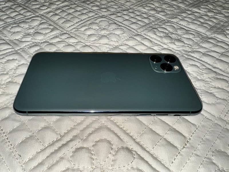 Iphone 11 pro max 256 GB PTA approved 10/10 condition 7