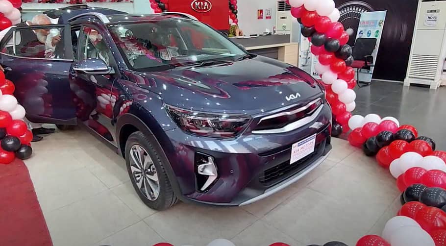 KIA STONIC 2024 EX+ 3