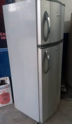 WhirlPool Fridge (MEDIUM SIZE) Advanced Cooling with Reliable Freshnes