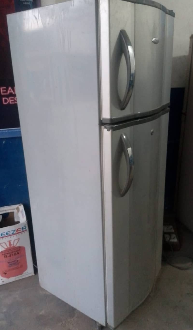 WhirlPool Fridge (MEDIUM SIZE) Advanced Cooling with Reliable Freshnes 0