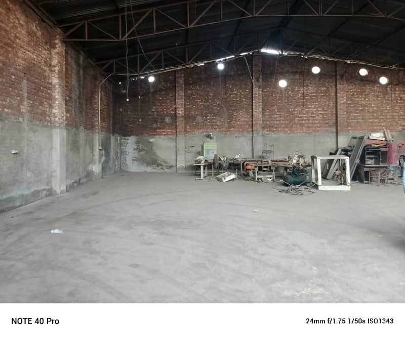 Spacious 45 Marla Warehouse for Rent at Mahmood Booti Ring Road! 6