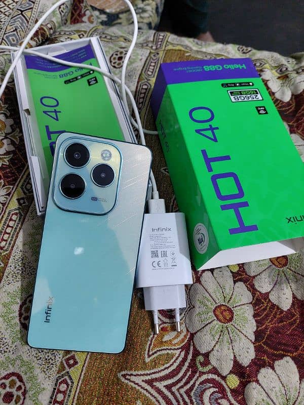 infinix hot 40 8/256 with box and charger 0